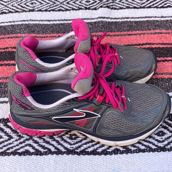 Brooks Ravenna Foot Balance Running Sneakers EUC - Picture 3 of 5